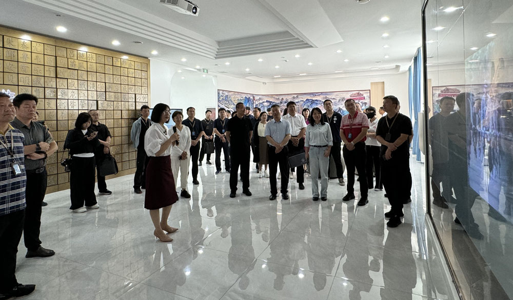 afbefb16-5b94-4610-9b39-4f64ccd7c1d3.jpg